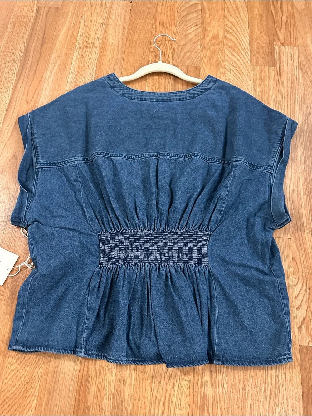 LÉA Blue Denim Button-Front V-Neck Pintuck Top